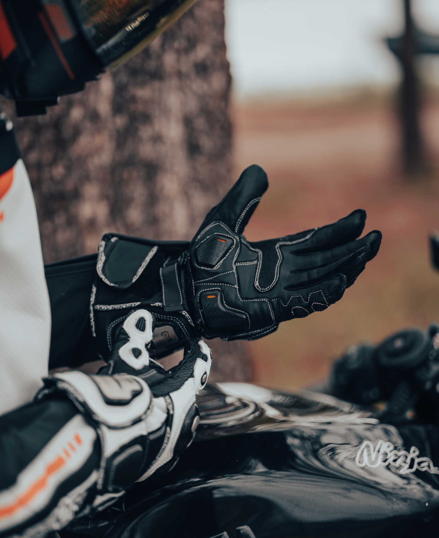 Echelon Plus Racing Glove with Knox Sliders
